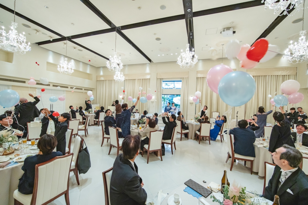 スタッフ団結で新郎新婦様とゲスト皆様を笑顔に♡