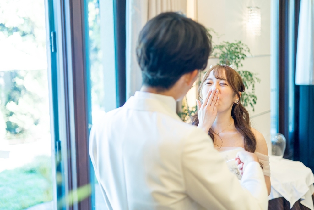 ファーストバイト後の新婦様の表情が可愛い♡